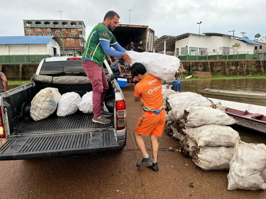 Em Manaquiri, Idam entrega de 18,3 toneladas de alimentos por meio do PAA