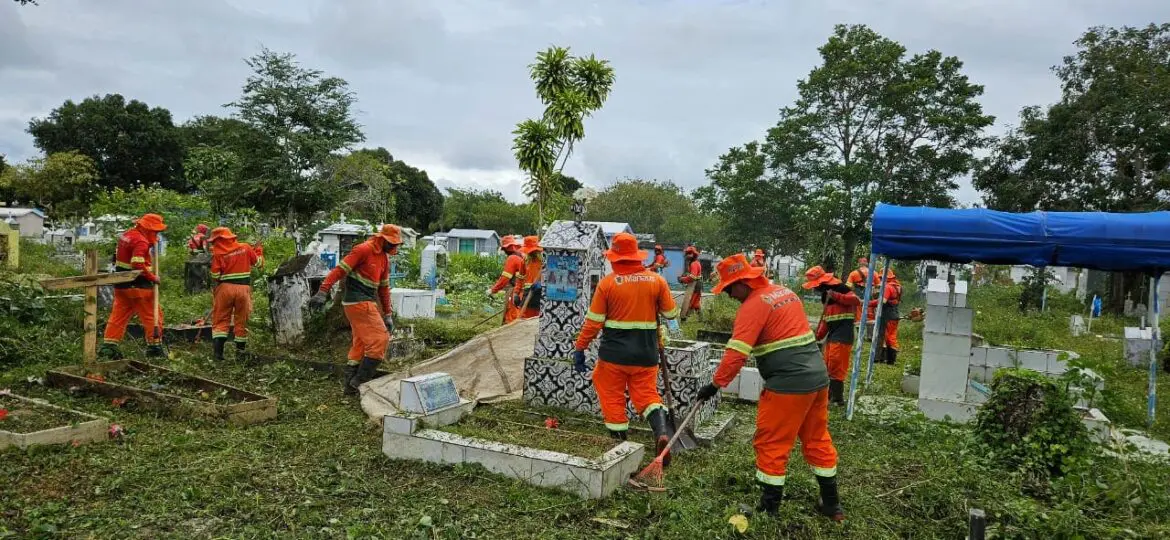 Prefeitura de Manaus realiza mutirão de limpeza nos cemitérios em preparação para o Dia das Mães