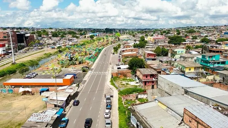 Prefeito David Almeida apresenta área onde será construída nova feira do Mutirão com investimento de R$ 7 milhões
