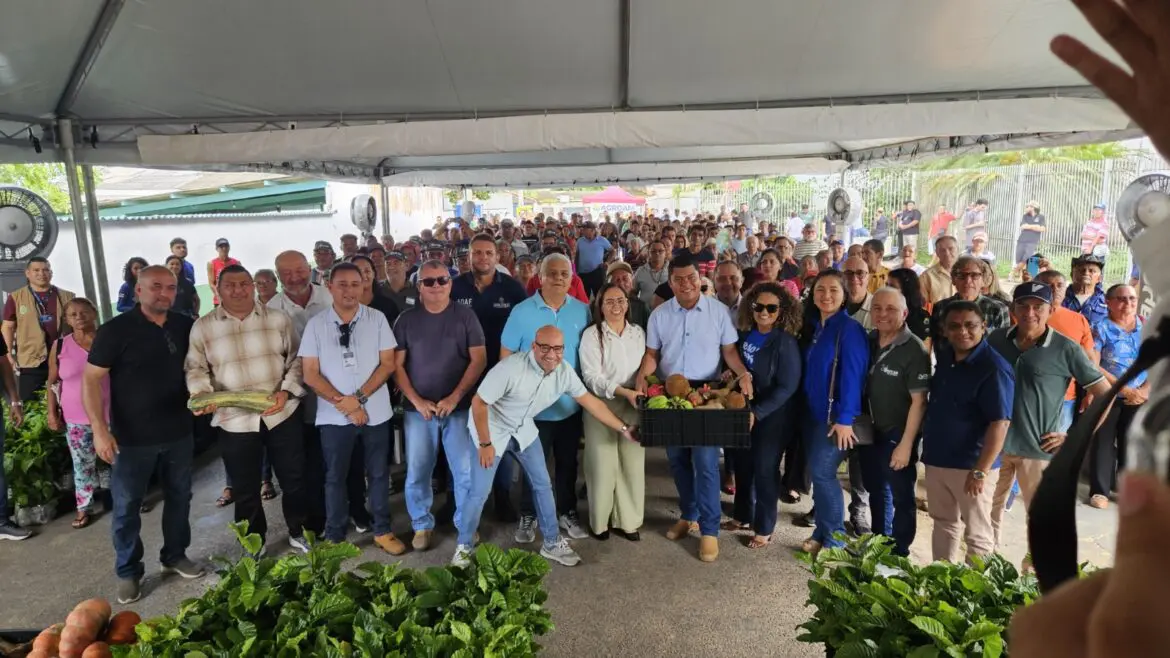 Governo do Amazonas entrega R$ 1,6 milhão em crédito rural para agricultores de Rio Preto da Eva