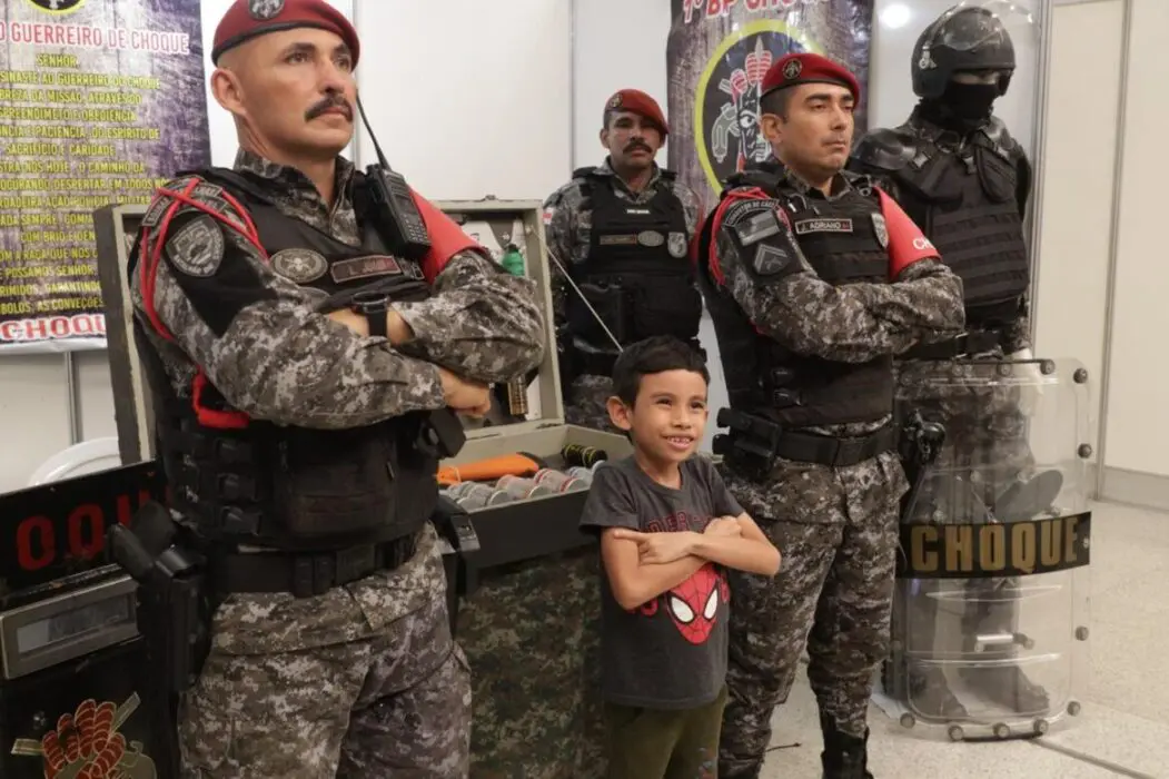 Polícia Militar do Amazonas expõe atividades, equipamentos e equipes policiais em shopping da zona leste