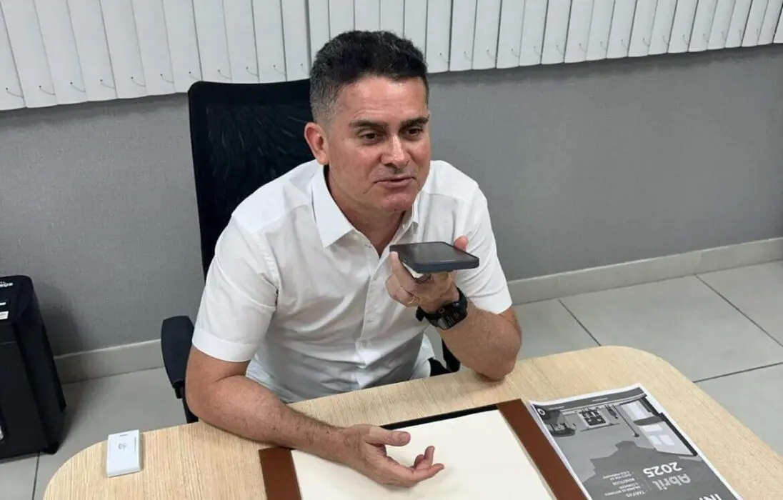 Prefeito David Almeida reforça compromisso da gestão com a população após fim da greve dos rodoviários