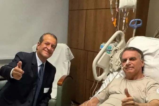 Valdemar Costa Neto visita Bolsonaro em UTI de hospital em Brasília