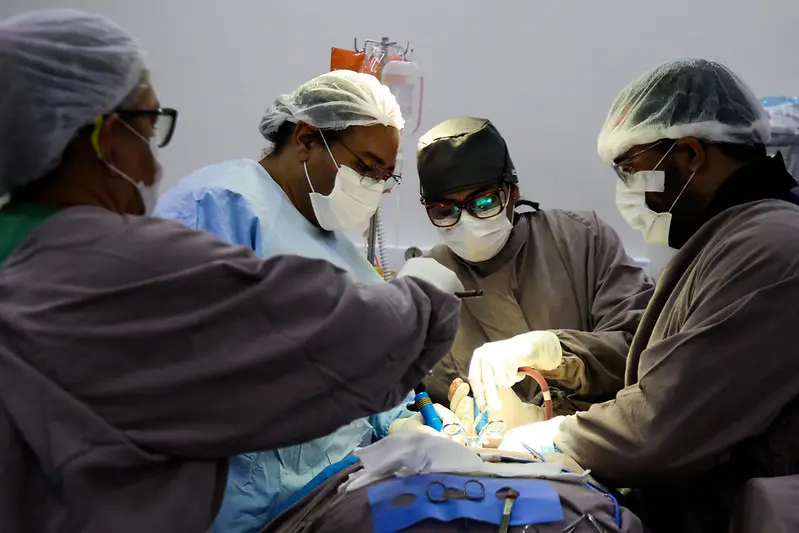 Hospital João Lúcio realiza cirurgia rara e de alta complexidade, para estabilização de coluna lombar