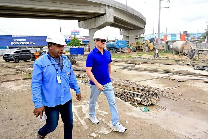 Prefeito David Almeida fiscaliza obras do complexo viário Rei Pelé, com entrega prevista para final de maio