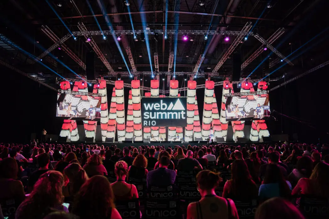 Softex aposta em dados e expansão global no Web Summit Rio