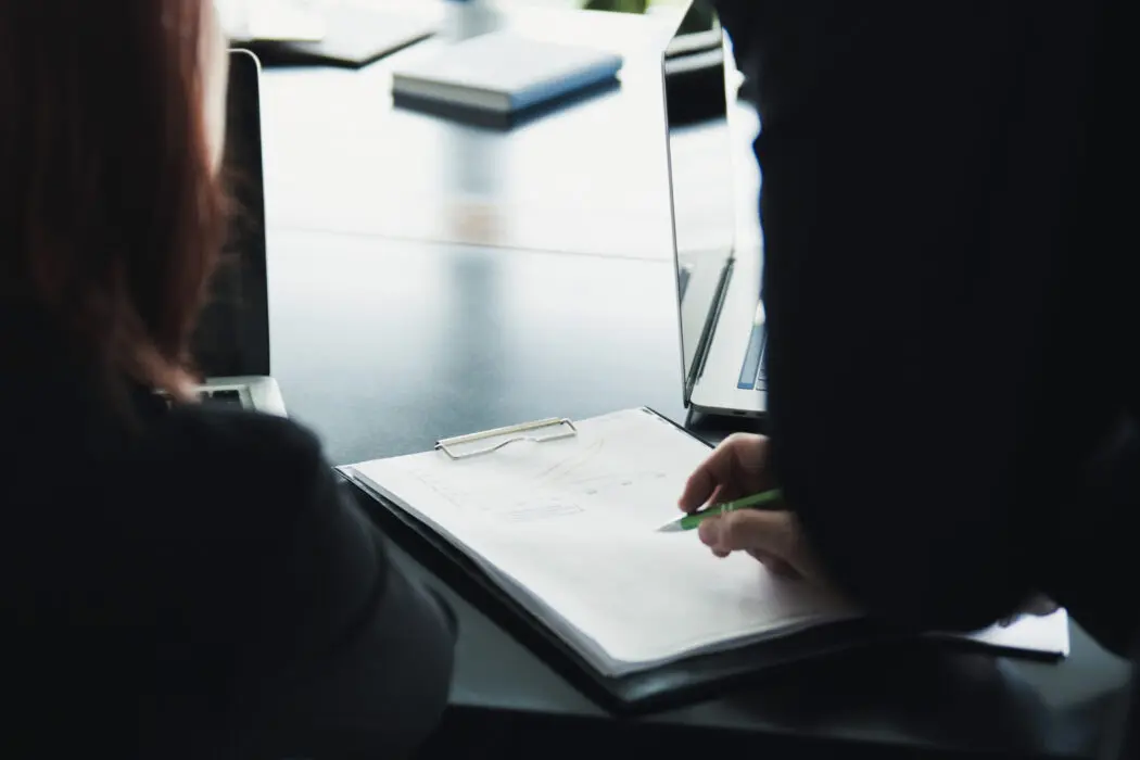 Empresas adotam novas estratégias para reduzir riscos de fraudes corporativas