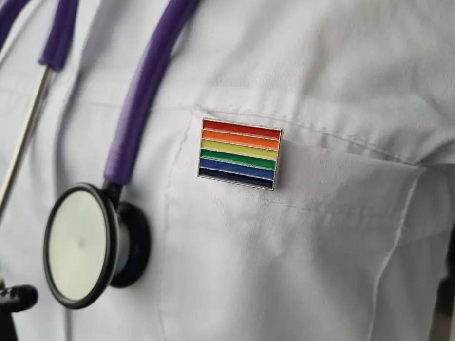 Atendimento urológico inclusivo é fundamental, diz médico
