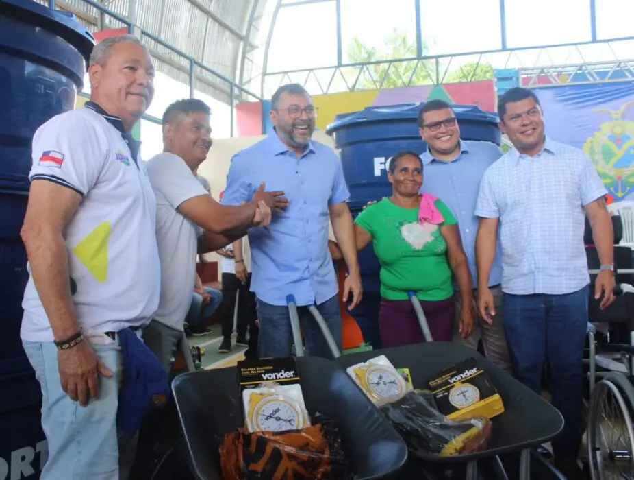 Em Barcelos, Sepror beneficia produtores rurais com entregas de insumos e implementos agrícolas