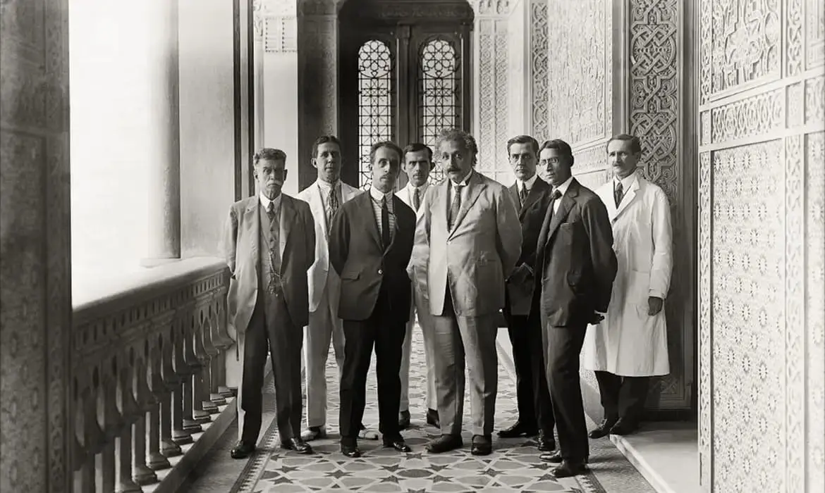 Centenário da visita de Albert Einstein ao Brasil relembra marco na história da ciência