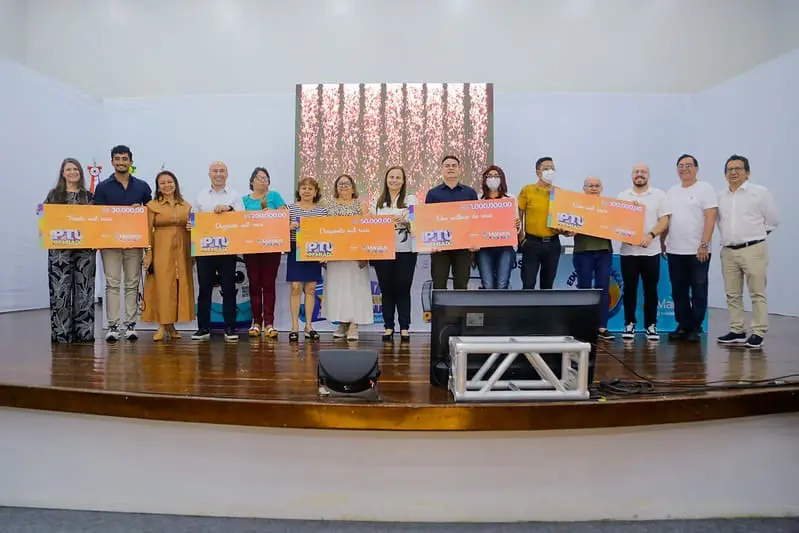 Prefeito David Almeida entrega primeiros prêmios do IPTU Premiado 2025 e reforça valorização do contribuinte