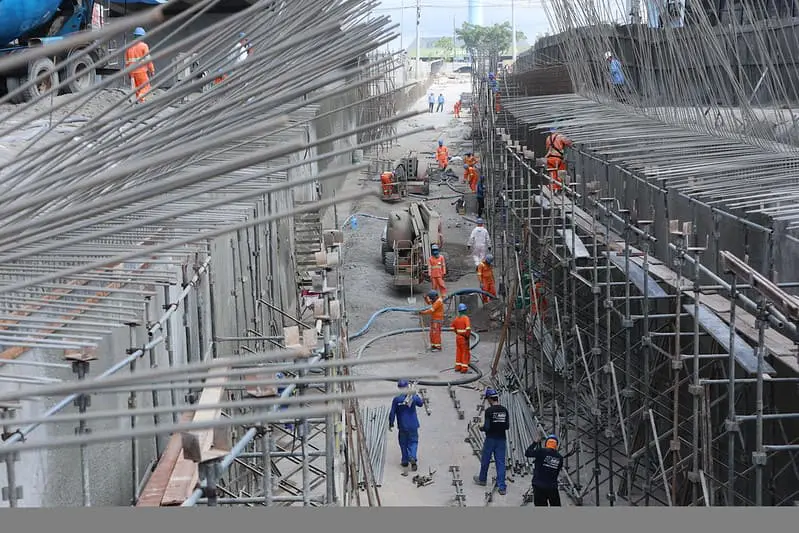 Prefeito David Almeida acompanha fase final das obras do complexo viário Rei Pelé