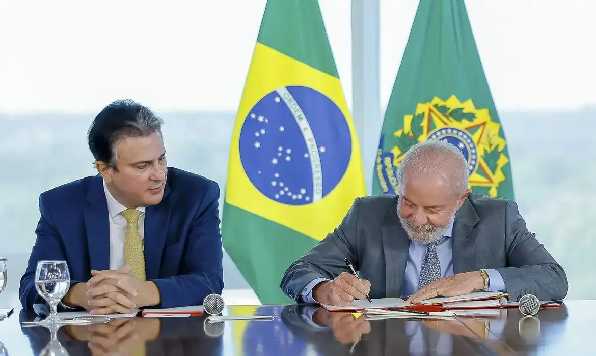 MEC proíbe cursos EaD de medicina, direito e odontologia