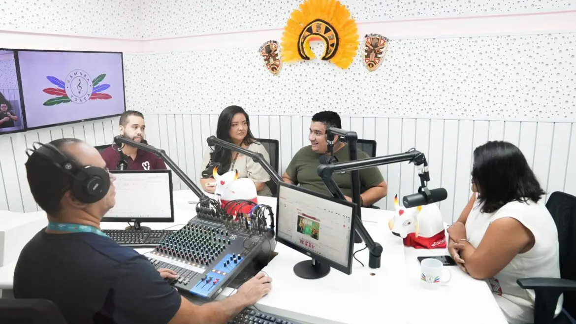 Última edição do programa 'Câmara & Toada' une Caprichoso, Garantido e a memória de Arlindo Júnior