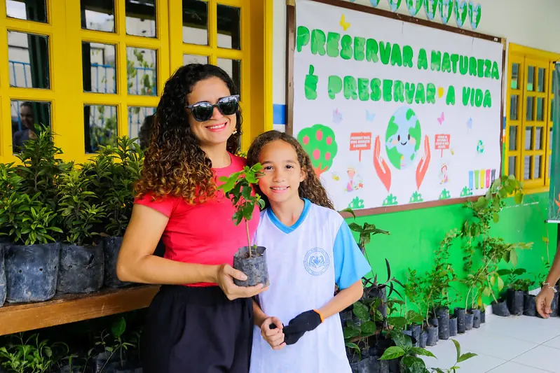 Prefeitura de Manaus distribui mais de 15 mil mudas no Dia Mundial do Meio Ambiente