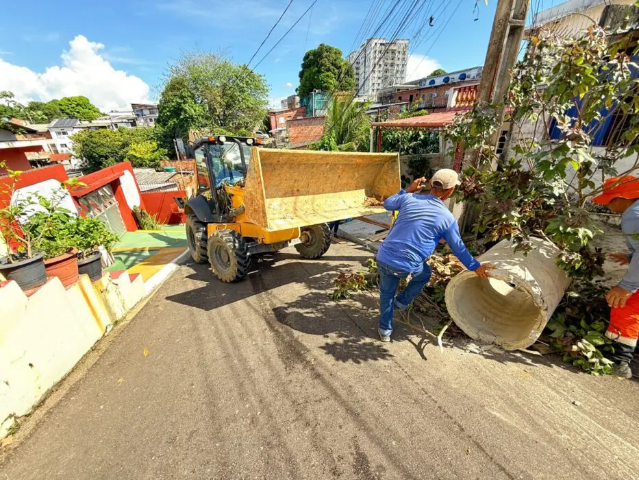 Prefeitura de Manaus realiza obra emergencial para recuperar drenagem profunda no bairro São Jorge