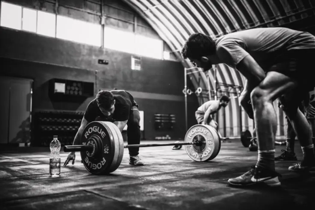 Kipping Handstand Push-ups colocam a saúde cervical em risco