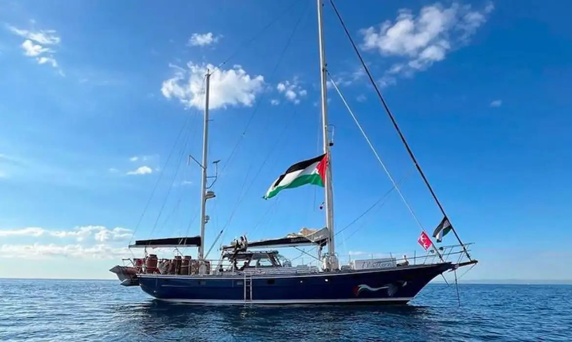 Ativistas presos por Israel recebem assistência de embaixadas