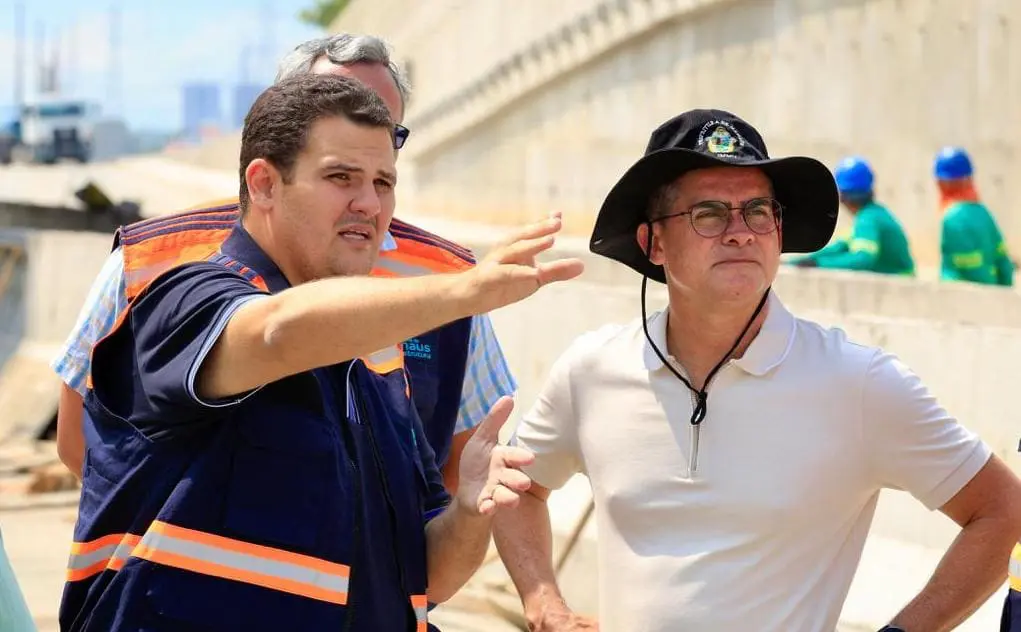 David Almeida entra em recesso por 10 dias e vice-prefeito Renato Junior assume a Prefeitura de Manaus