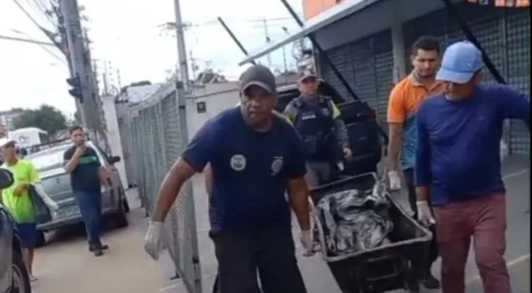 Homem morre eletrocutado ao pintar fachada em Manaus