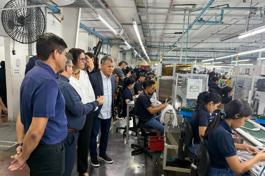 Ministra conhece ações de PD&I da Zona Franca de Manaus e visita indústrias do PIM