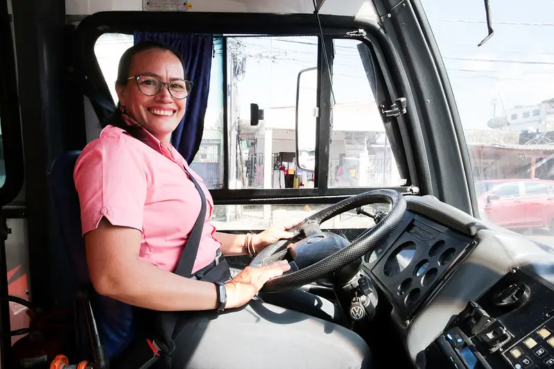 Manaus ganha quatro ônibus adaptados para o programa ‘TransPorta’ e anuncia dez novos veículos para linhas da zona Leste