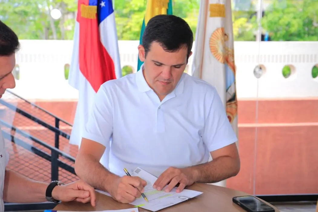 Prefeitura de Manaus antecipa e paga a primeira parcela do 13º salário dos servidores municipais na sexta-feira, (18)