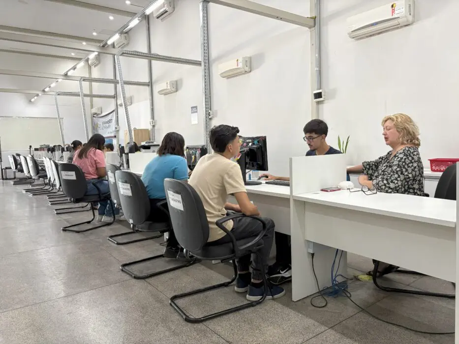 Sine Amazonas divulga 184 vagas de emprego para esta segunda-feira (06)