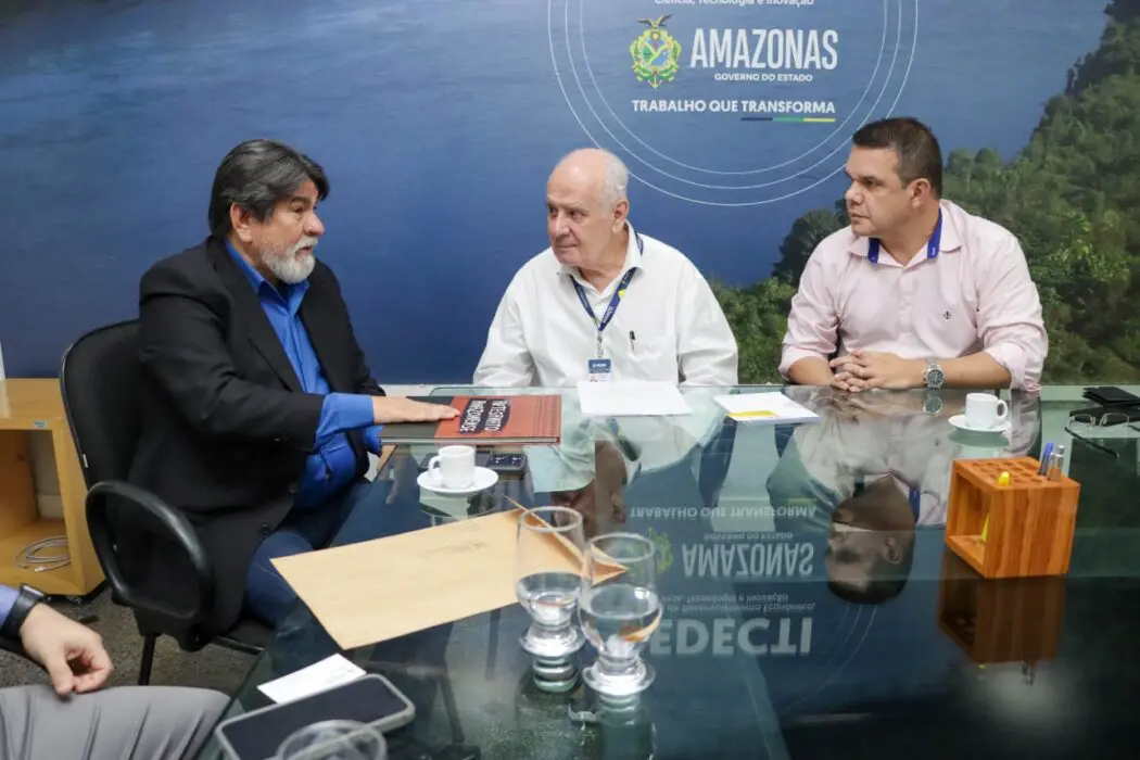 Sedecti e Correios firmam protocolo para fortalecer logística e ampliar mercado de empreendedores amazonenses