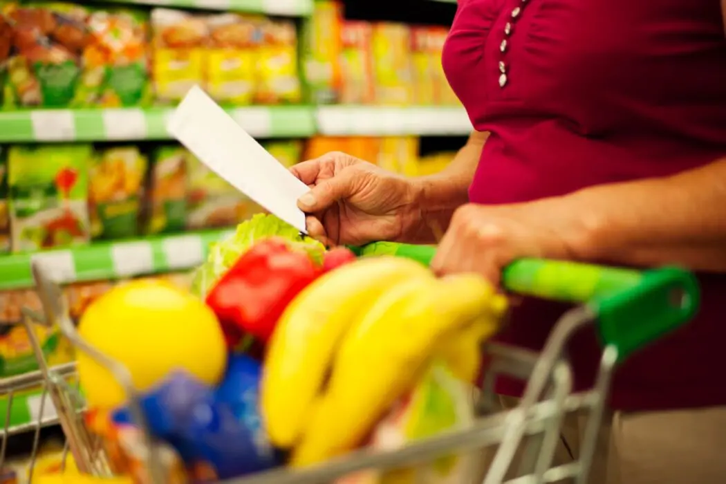 MP aciona rede de supermercados DB por venda de alimentos impróprios em nove unidades de Manaus e pede R$ 1 milhão em indenização