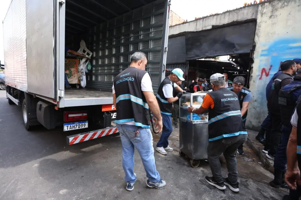 Prefeitura intensifica ações de reordenamento no Centro e repudia agressão a servidores municipais