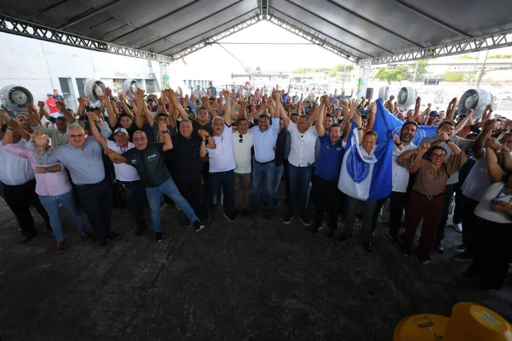 Governador Wilson Lima entrega equipamentos que vão beneficiar 55 mil pescadores e anuncia crédito para a categoria