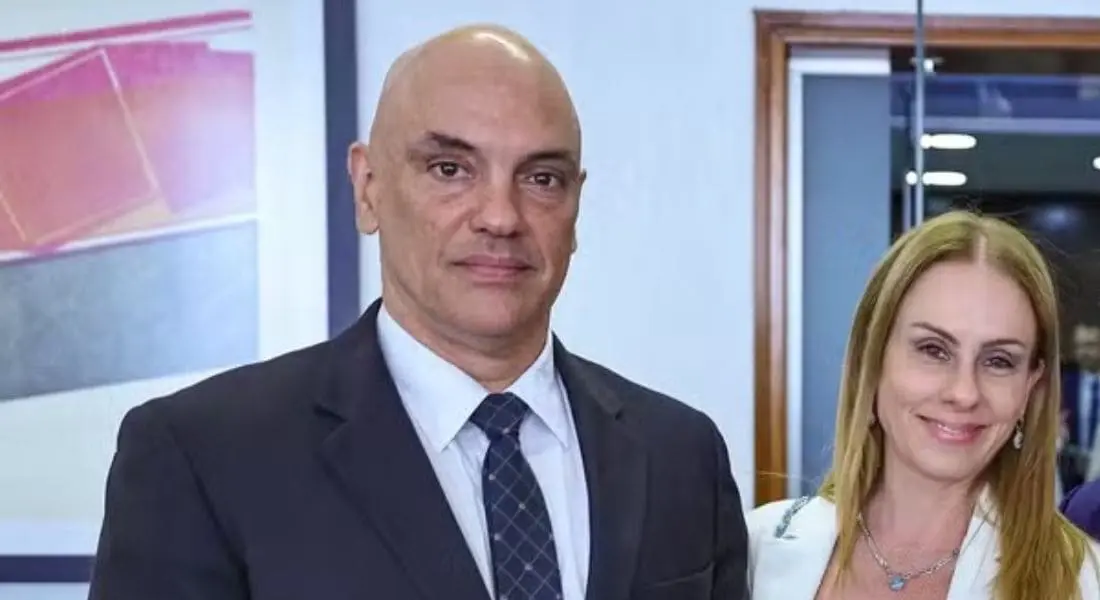 Moraes marca presença em show de Alcione, e cantora dedica apresentação ao ministro