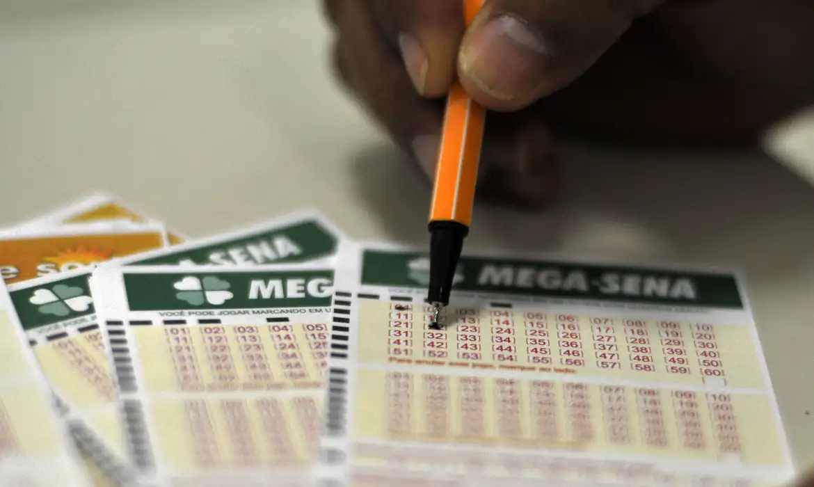 Mega-Sena sorteia neste sábado prêmio acumulado em R$ 12 milhões