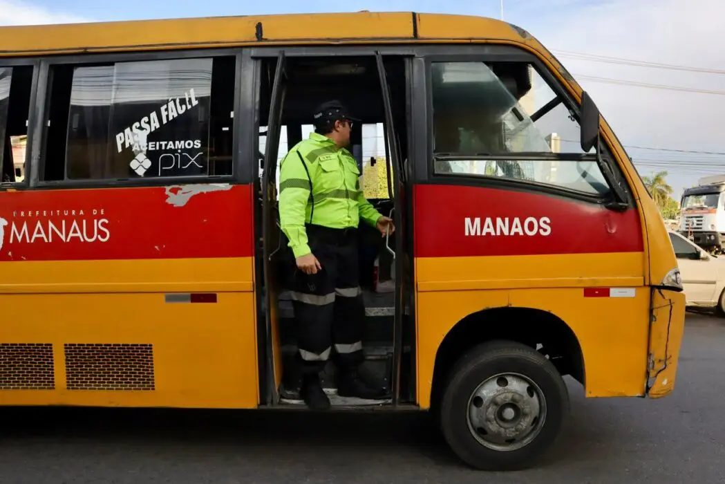 Prefeitura de Manaus fiscaliza serviços de transporte na avenida Autaz Mirim