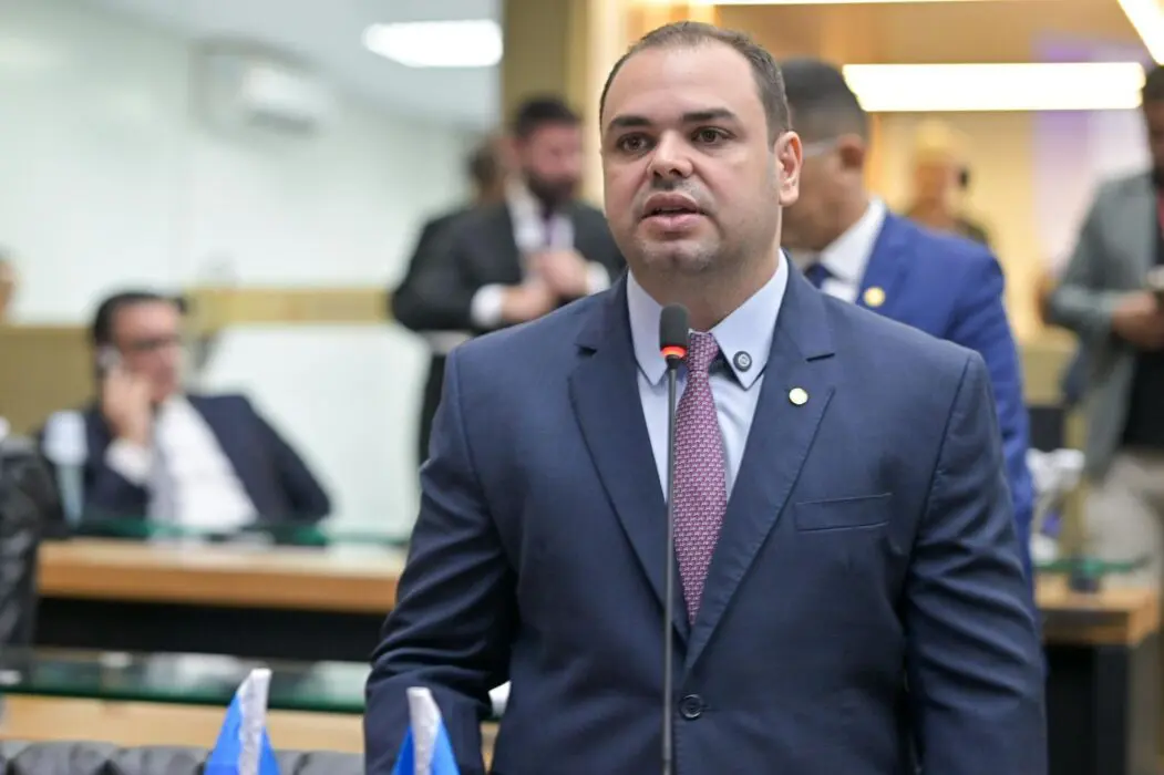 Roberto Cidade destaca lei de sua autoria que amplia proteção contra arboviroses em meio ao período chuvoso no Amazonas