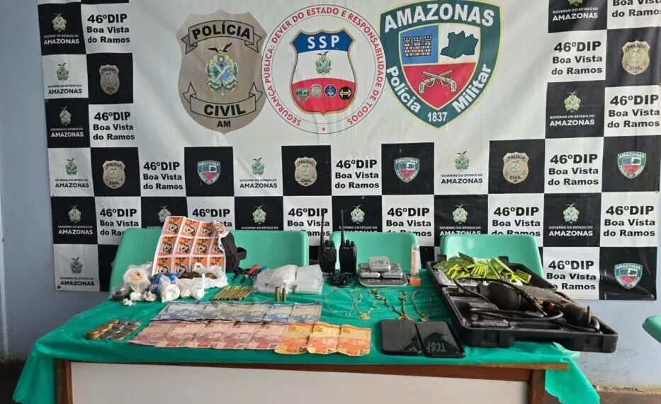 Mãe e filho são presos por envolvimento com tráfico de drogas e organização criminosa, em Boa Vista do Ramos