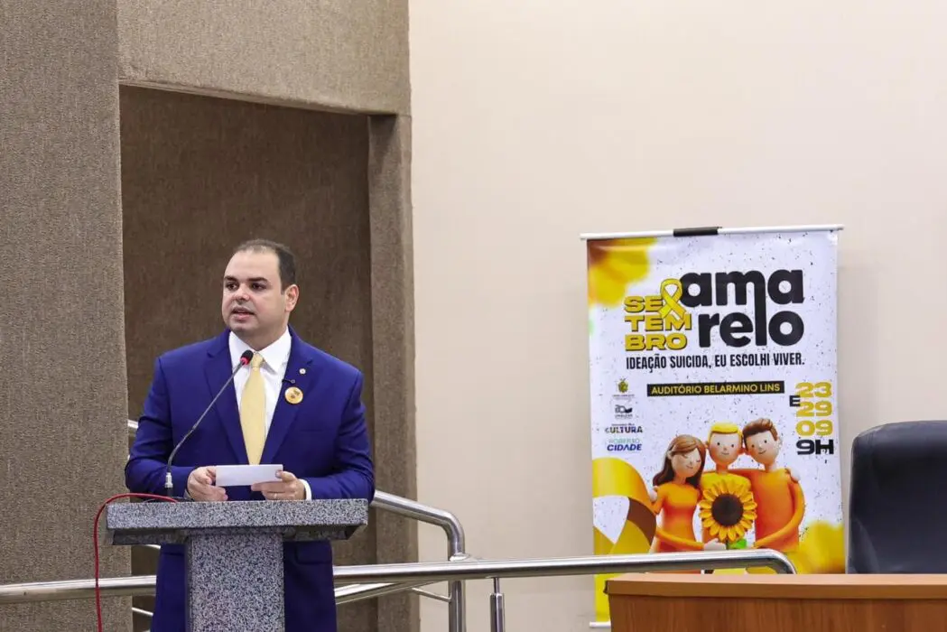 Presidente Roberto Cidade reforça atenção aos impactos do bullying e das fake news na saúde mental dos jovens