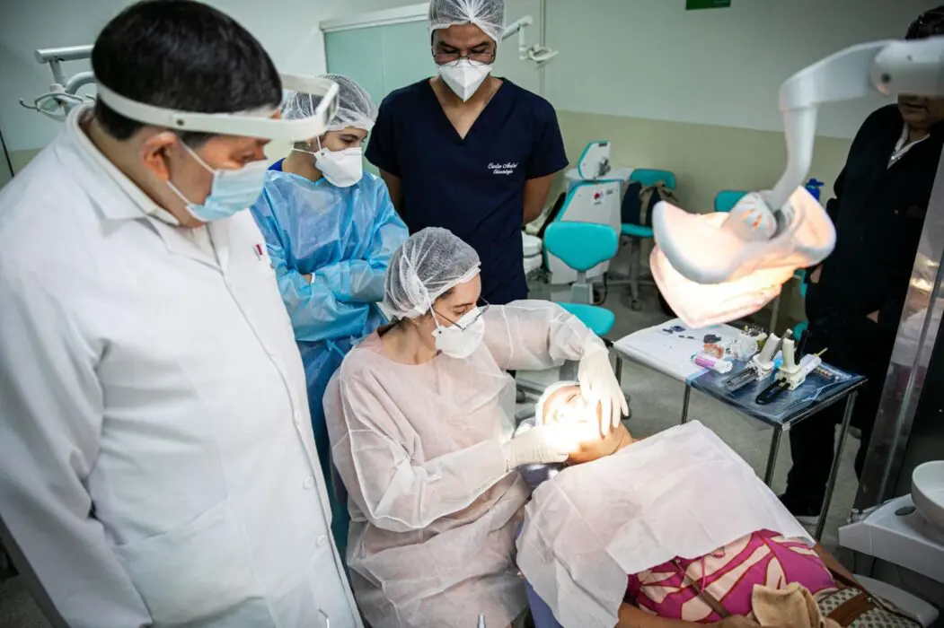 Reabilitação facial gratuita: A missão do Centro de Especialidades Odontológicas da UEA em transformar vidas