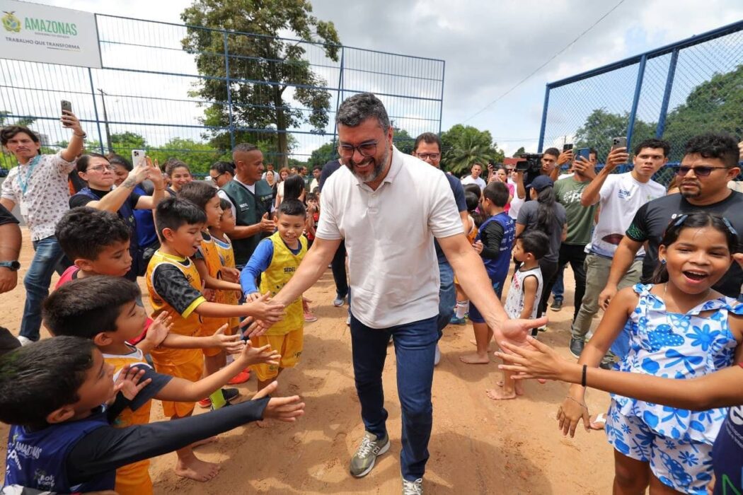 Governador Wilson Lima entrega complexo esportivo revitalizado no conjunto Santos Dumont na véspera do Dia das Crianças