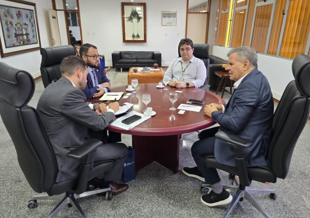 Delegação da Embaixada da Argentina visita a Suframa para discutir parcerias comerciais e logísticas