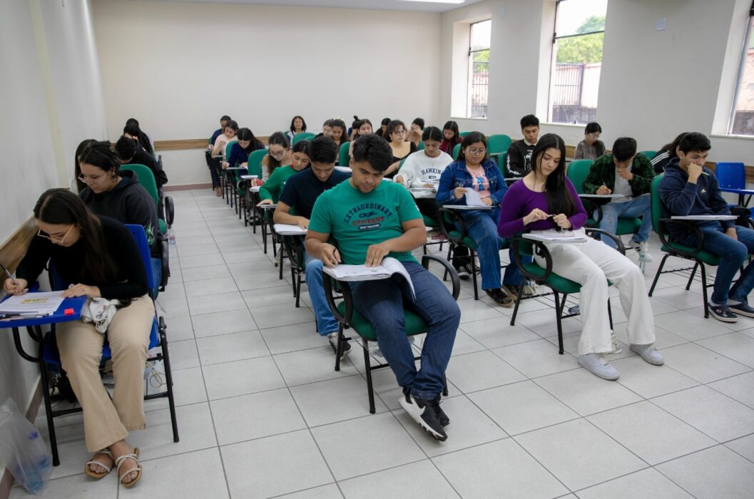UEA inicia aplicação das provas do SIS e Vestibular 2025, em todo o Amazonas, neste domingo (26)