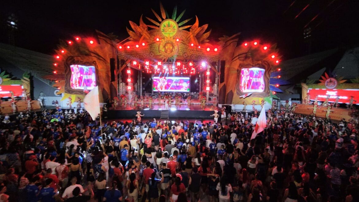 ‘Boi Manaus 2025’ encerra no ritmo dos bumbás a celebração dos 356 anos da capital amazonense