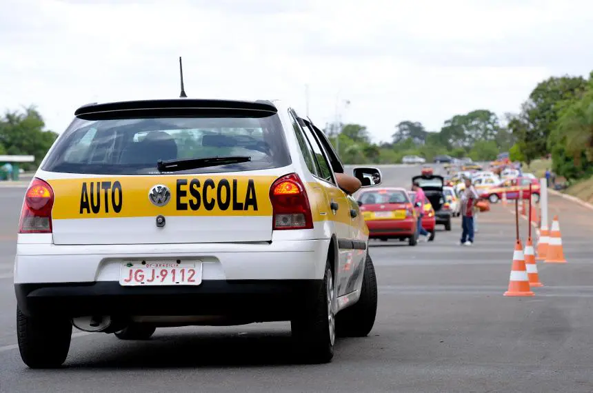 Lula dá sinal verde para o fim da exigência de fazer autoescola