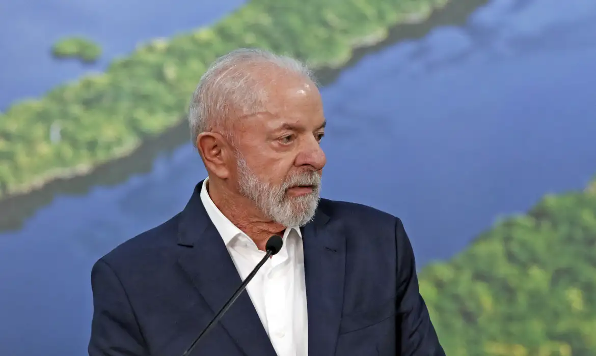 Lula agradece Trump e espera "zerar celeuma" com os EUA