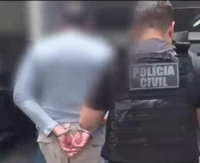 Homem que apontou arma de fogo para o rosto da ex-companheira é preso no bairro Alvorada