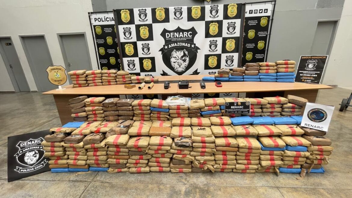 Denarc apreende cerca de 300 kg de drogas avaliados em R$ 5,5 milhões, em Manaus