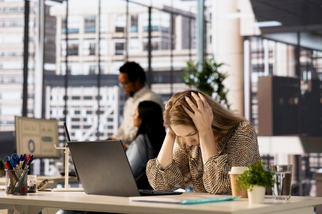 Burnout cresce e vira doença ocupacional reconhecida