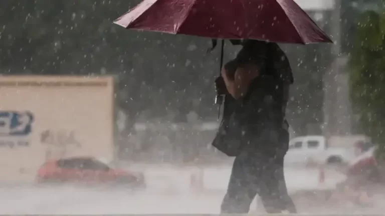 Defesa Civil emite alertas para chuva forte, alagamentos e deslizamentos em Manaus