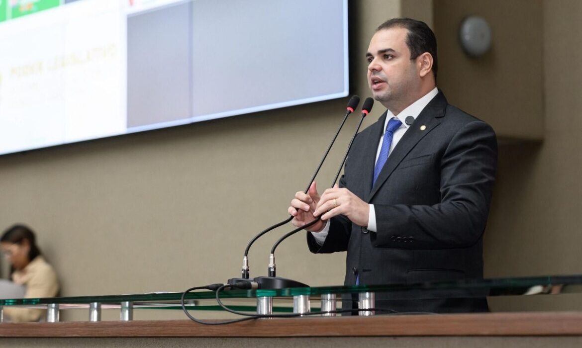 Roberto Cidade alerta sobre lei estadual que exige clareza sobre formas de pagamento em postos de combustíveis